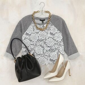 Forever 21 cropped pullover sweatshirt ❤️